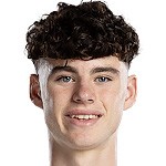  欧冠战场上的青春风暴：阿奇·格雷刷新热刺U21首发纪录。 体育新闻