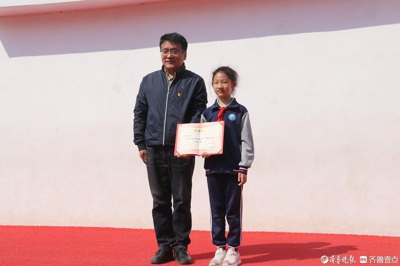  那罐糖的故事：一位小学生如何用最甜的方式，唤醒了一座城的记忆 情感心理