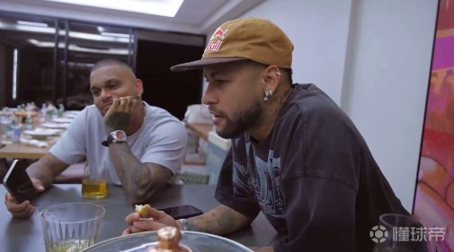 当内马尔学会道歉：一段关于语言、成长与重新学习的真实故事