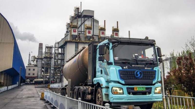  【深度复盘】科技股抛售潮下的市场逻辑：纳指回调、贵金属新高与板块轮动全解析 股票财经 【深度复盘】科技股抛售潮下的市场逻辑：纳指回调、贵金属新高与板块轮动全解析 股票财经