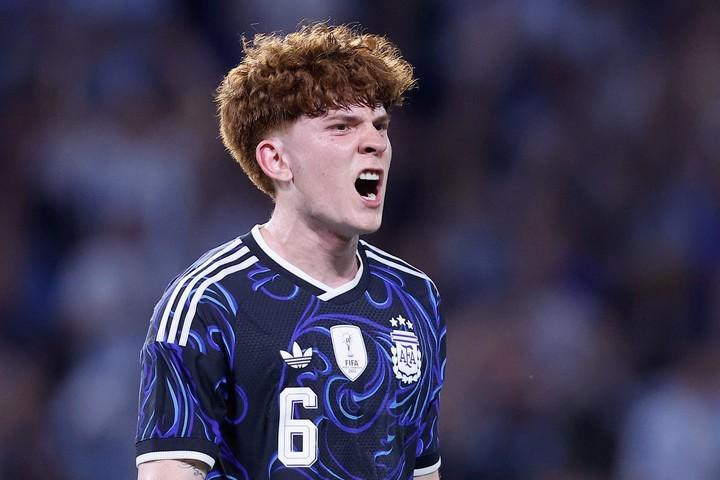  【阵容解密】斯卡洛尼的22人已落定：2026世界杯阿根廷名单背后的战术博弈 体育新闻