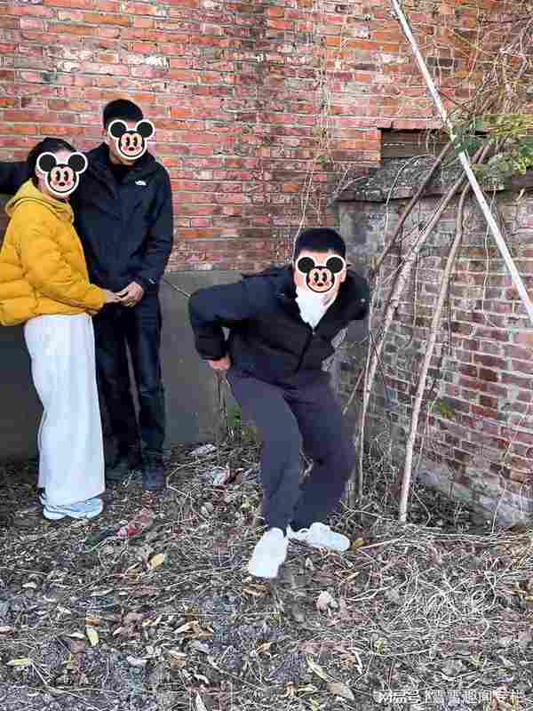  隐私边界与生理需求的博弈：乡间小路上的社交启示录 情感心理