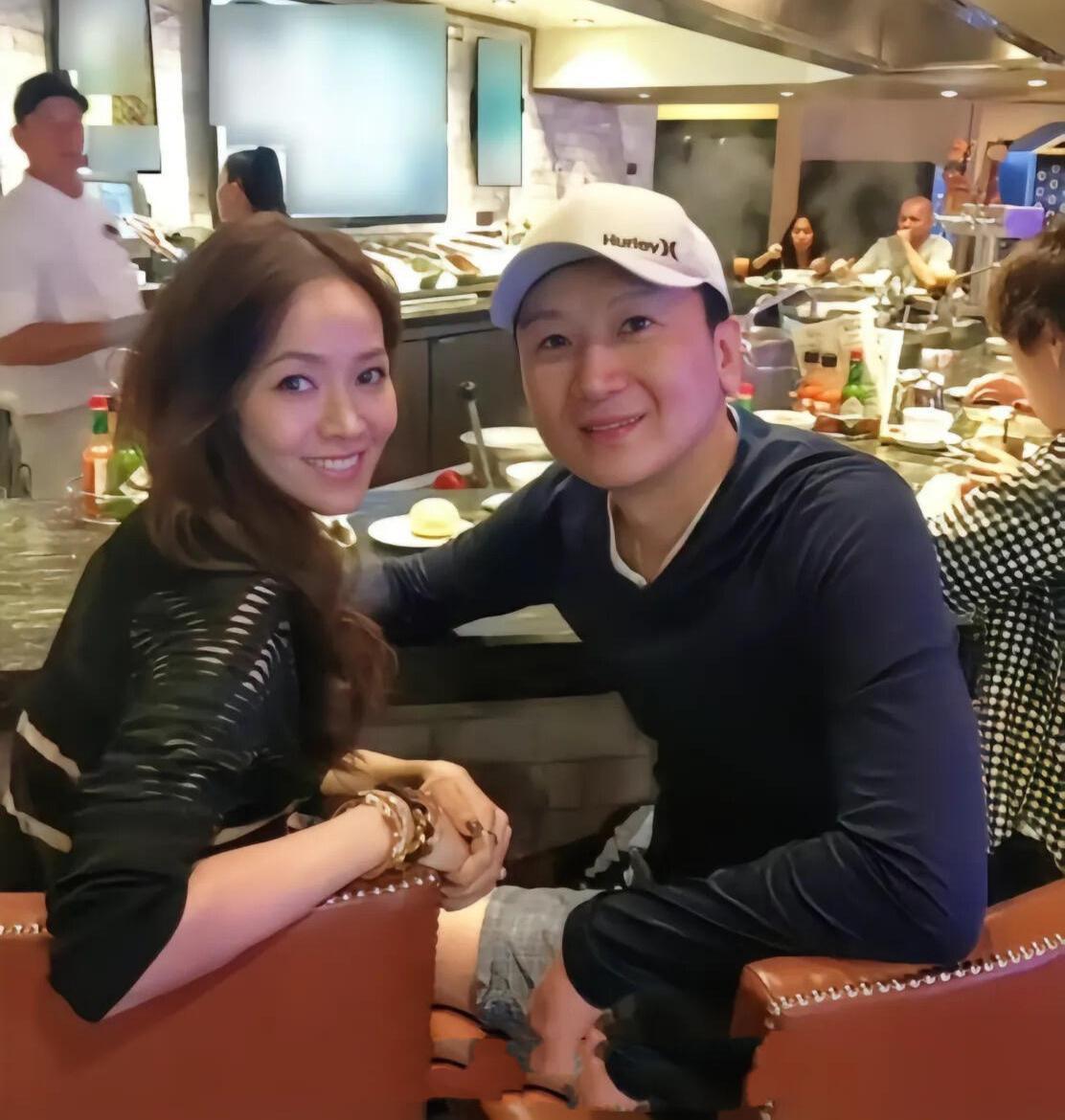  从天王前女友到央视春晚舞台：侯佩岑的逆龄人生方法论 娱乐新闻