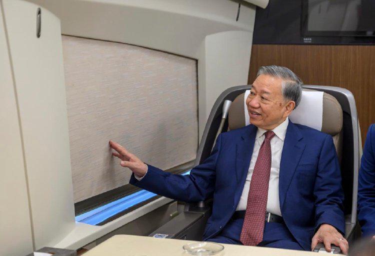  从“复兴号”车厢看中国高铁的技术跃迁与全球领跑密码 新闻